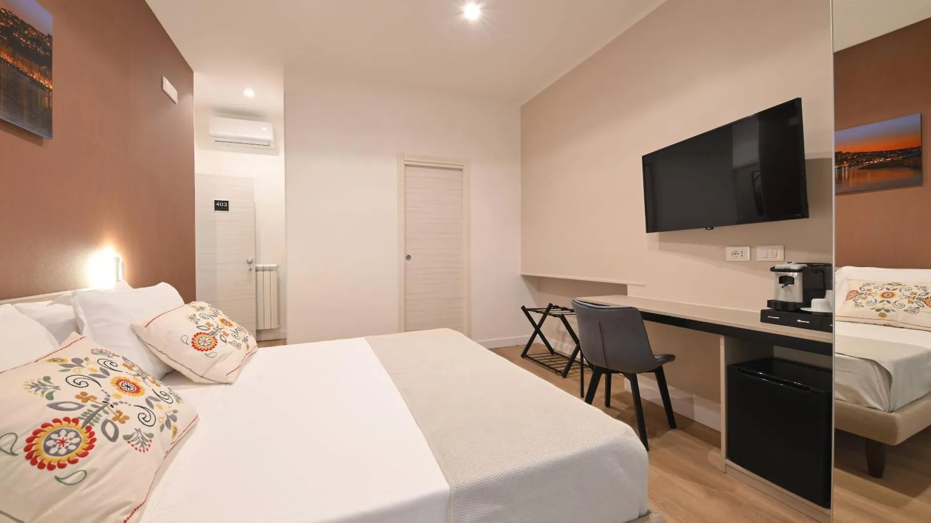 Ponte Di Tappia Suites Naples 0*,  Italy